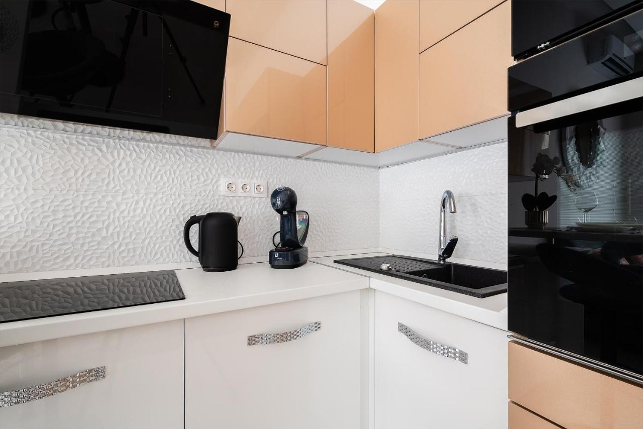 Luxury Apartment With Free Garage And Balcony In The Center Boedapest Buitenkant foto