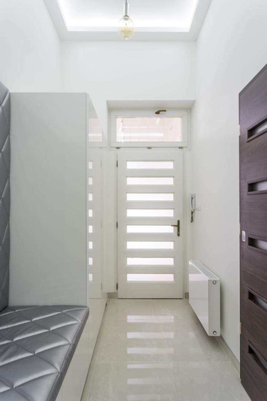 Luxury Apartment With Free Garage And Balcony In The Center Boedapest Buitenkant foto