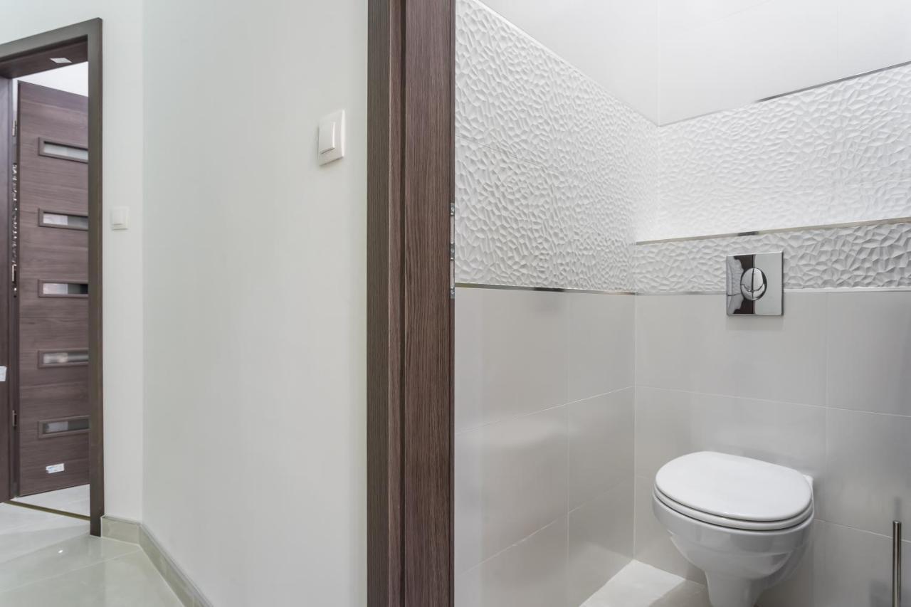 Luxury Apartment With Free Garage And Balcony In The Center Boedapest Buitenkant foto